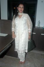 Poonam Dhillon at Iftar party hosted by Shakeel Saifi in Santacruz, Mumbai on 28th Aug 2011 (20).JPG